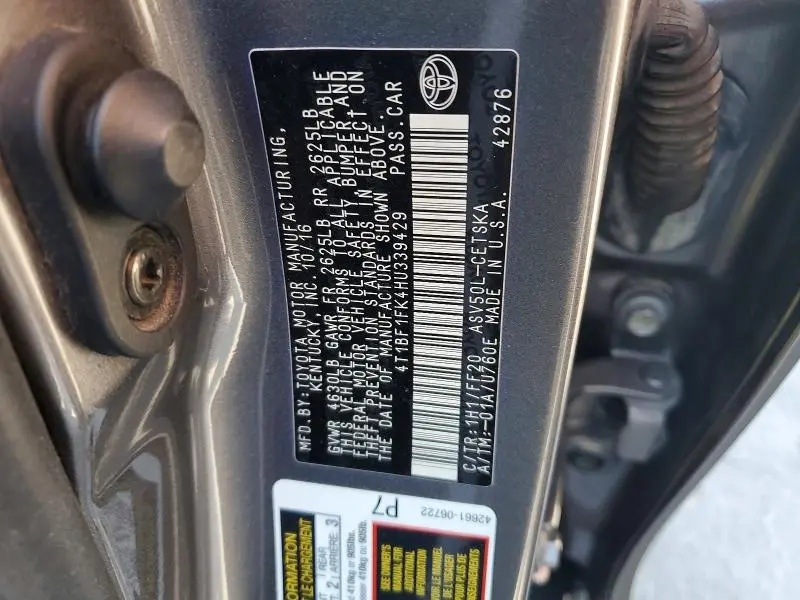 2017 TOYOTA CAMRY SE  