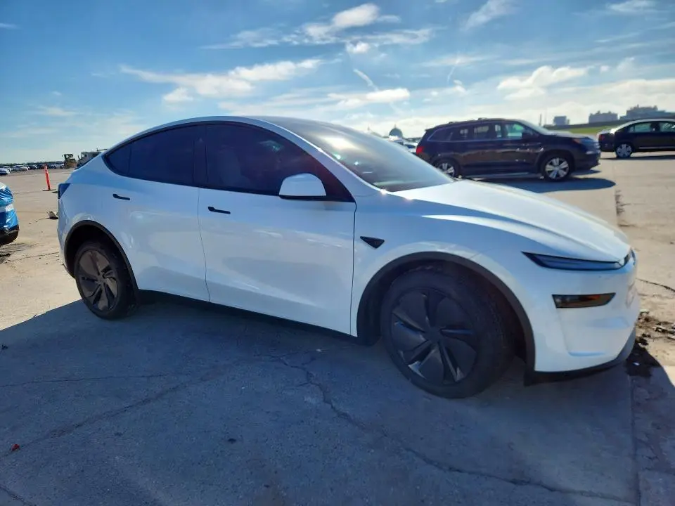 2026 TESLA MODEL Y   