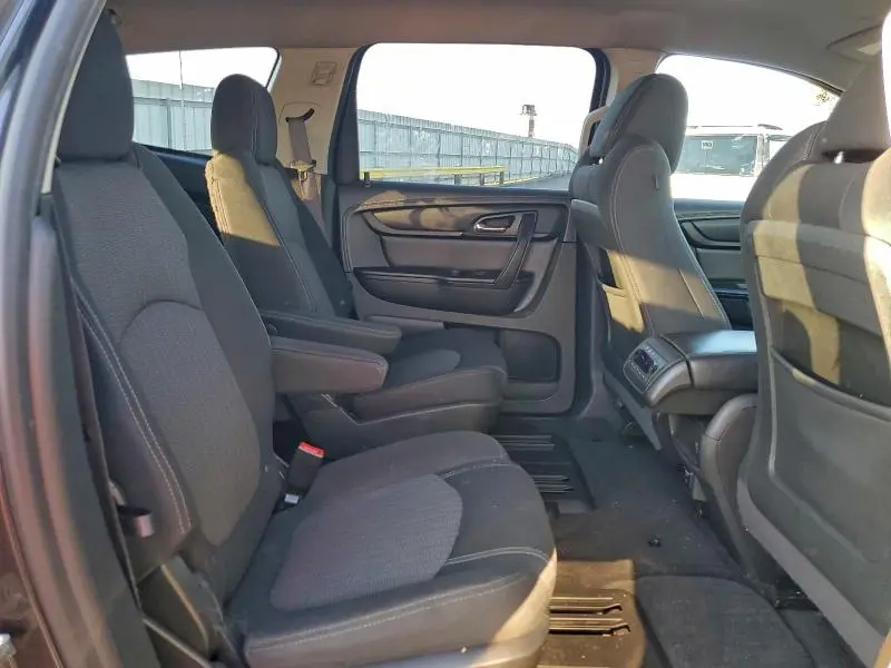 2015 CHEVROLET TRAVERSE LT  