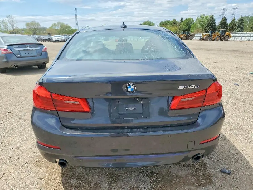 2019 BMW 530E   