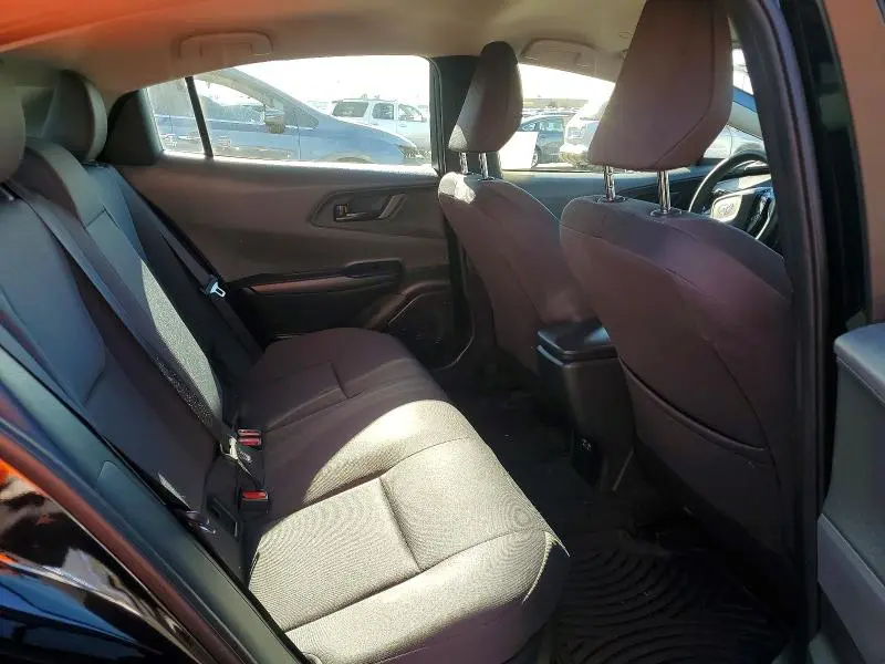 2024 TOYOTA PRIUS LE  