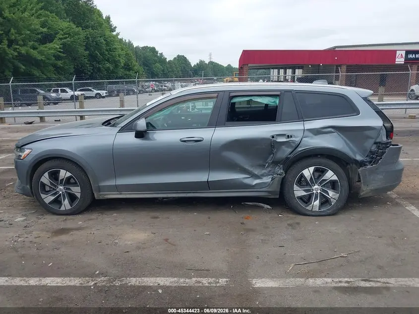 2020 VOLVO V60 CROSS COUNTRY T5