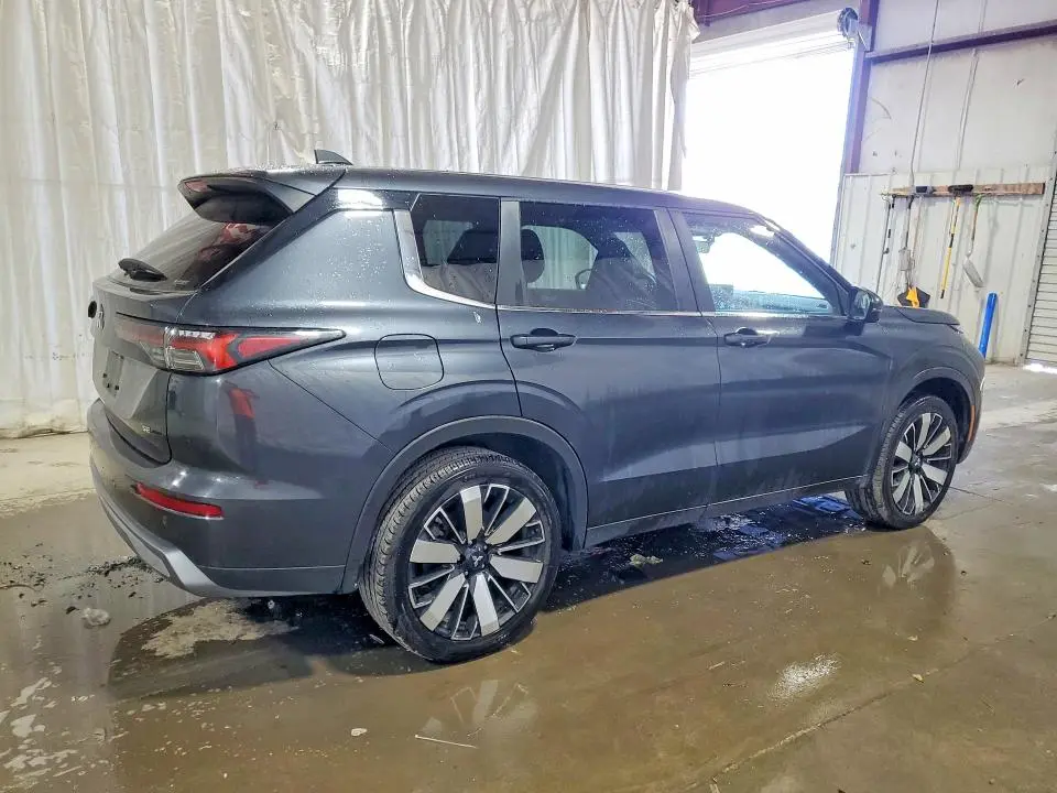 2025 MITSUBISHI OUTLANDER SE  