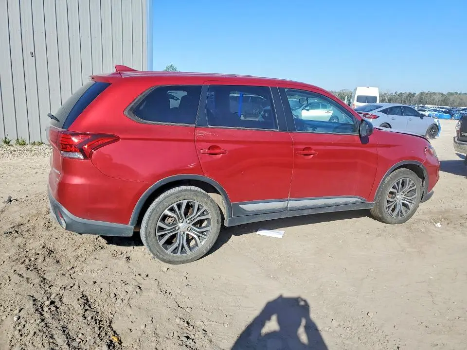 2018 MITSUBISHI OUTLANDER ES  