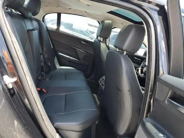 2018 JAGUAR XE PREMIUM  