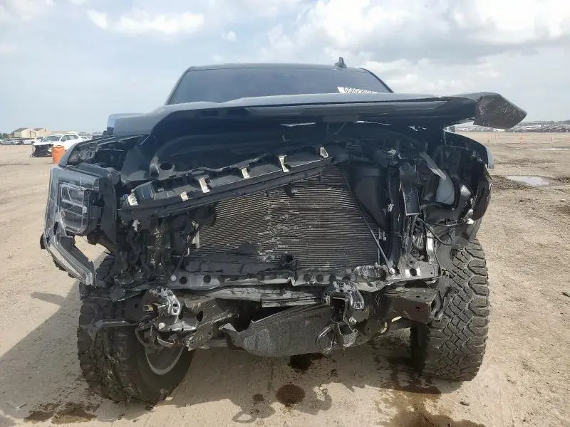 2022 GMC SIERRA K1500 SLT  