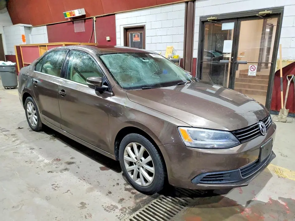 2013 VOLKSWAGEN JETTA SE  