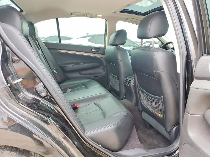 2015 INFINITI Q40 BASE  