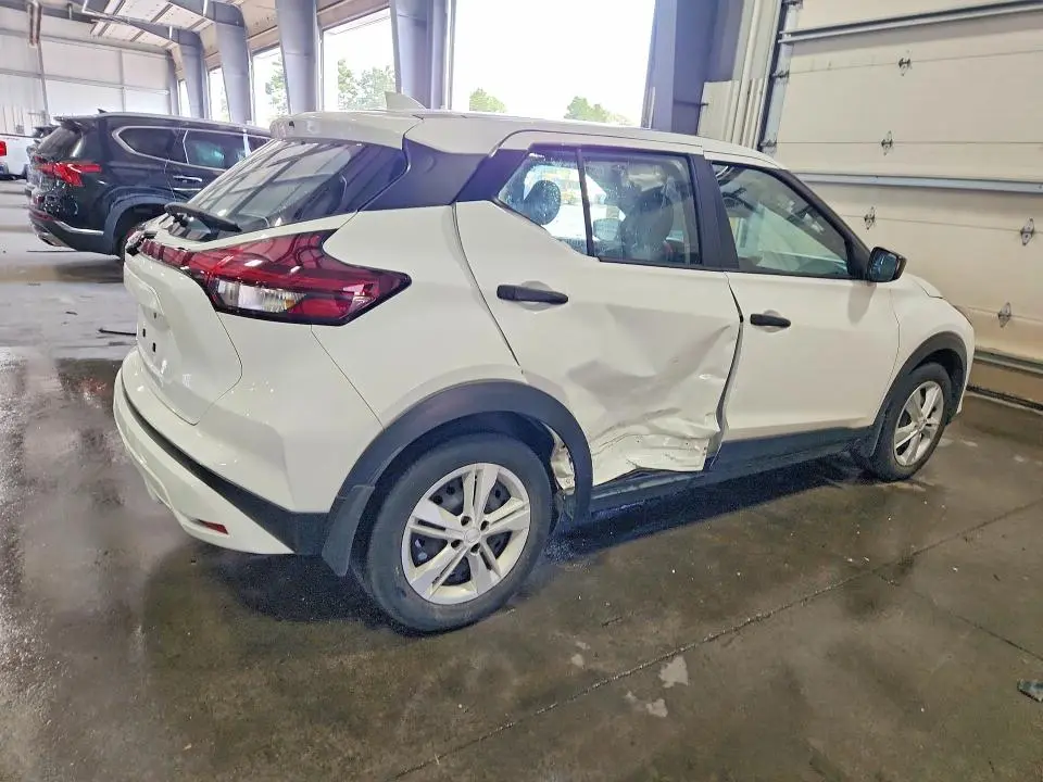 2024 NISSAN KICKS S  