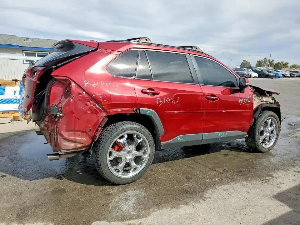 2019 TOYOTA RAV4 LE  