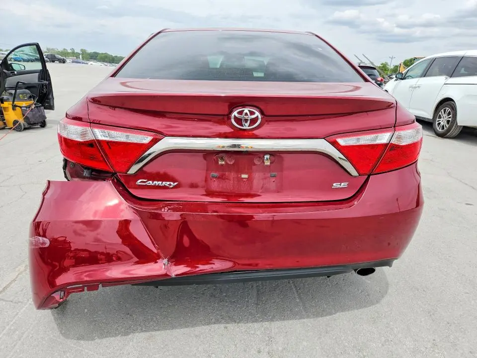 2017 TOYOTA CAMRY SE  