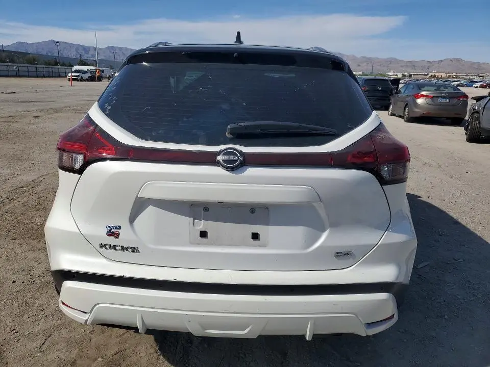 2023 NISSAN KICKS SR  