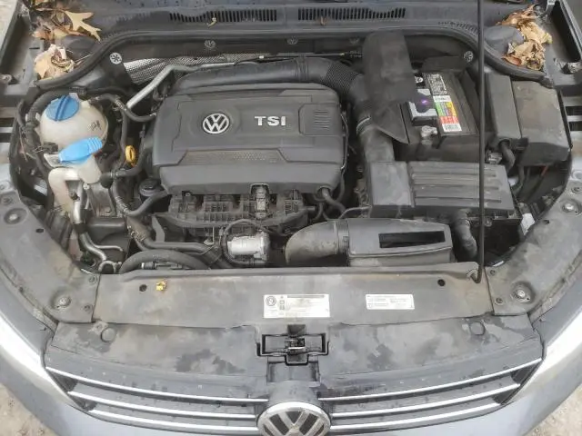 2017 VOLKSWAGEN JETTA SPORT  