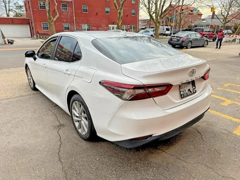 2021 TOYOTA CAMRY LE  