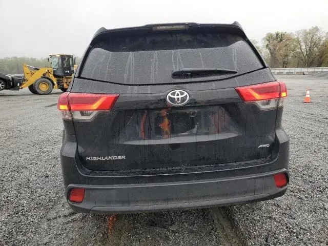 2017 TOYOTA HIGHLANDER LE  