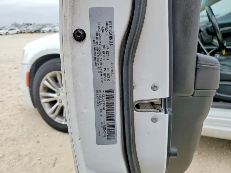 2017 CHRYSLER 300 LIMITED  