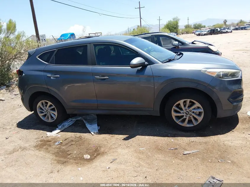 2017 HYUNDAI TUCSON SE