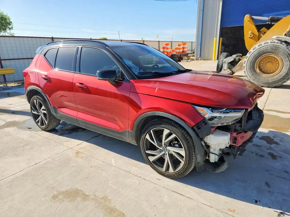 2019 VOLVO XC40 T5 R-DESIGN  