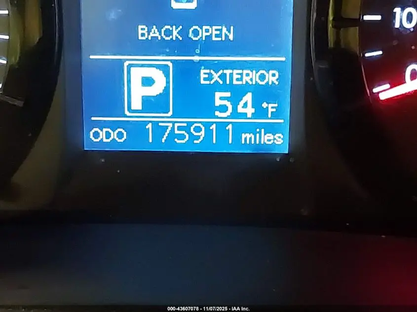 2015 TOYOTA SIENNA LE 8 PASSENGER