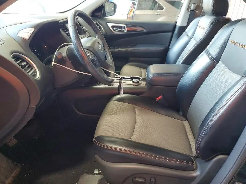 2019 NISSAN PATHFINDER SV  