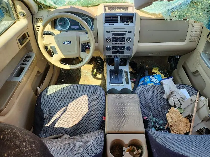 2011 FORD ESCAPE XLT  