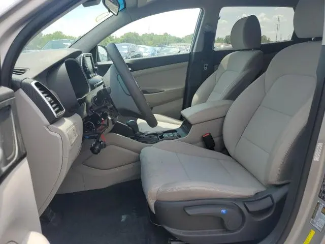 2021 HYUNDAI TUCSON SE  