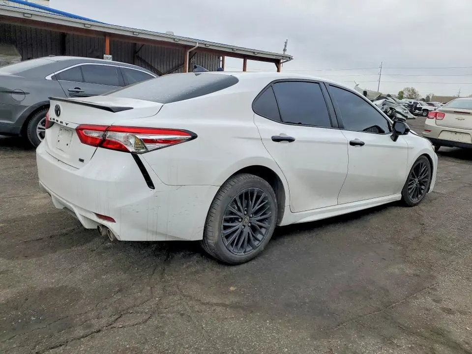 2020 TOYOTA CAMRY SE NIGHTSHADE  