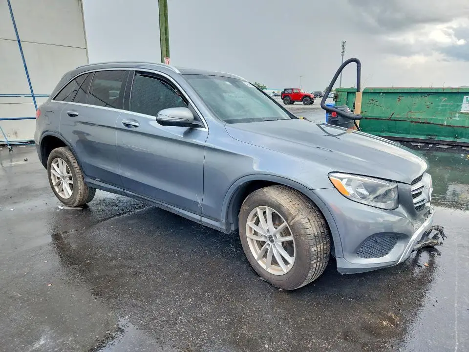 2018 MERCEDES-BENZ GLC 300  