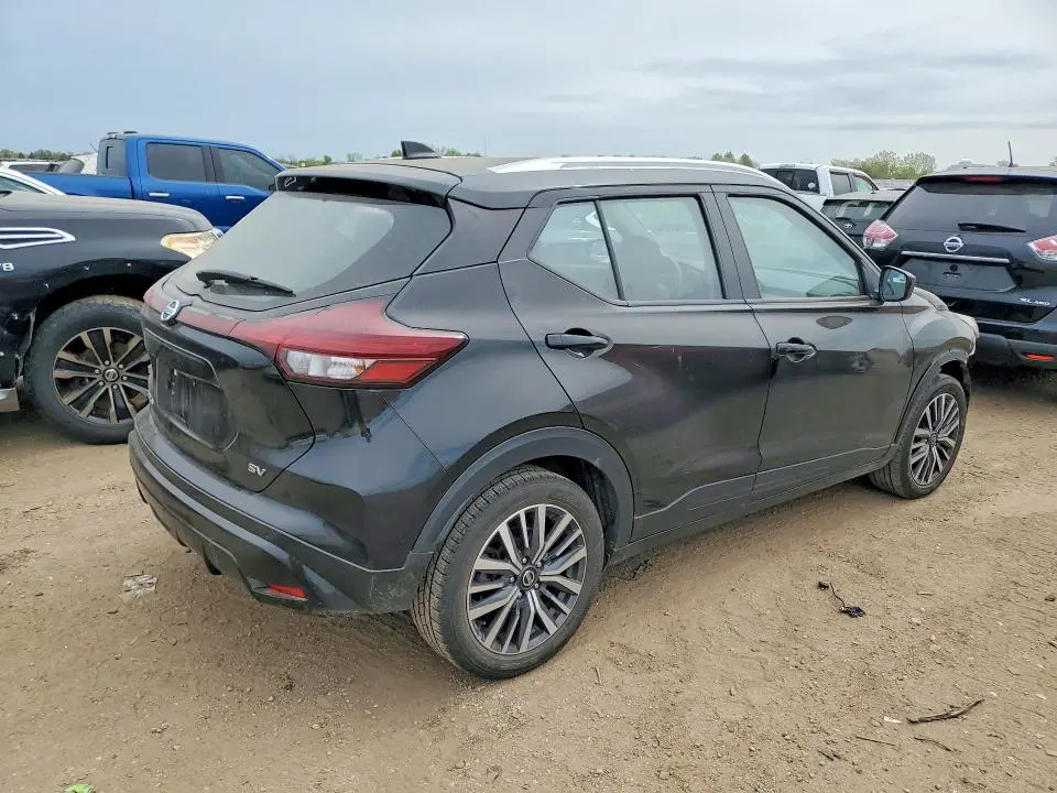 2021 NISSAN KICKS SV  