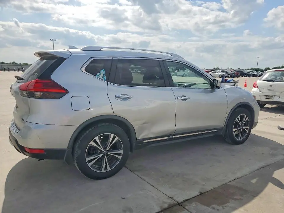 2017 NISSAN ROGUE SL  