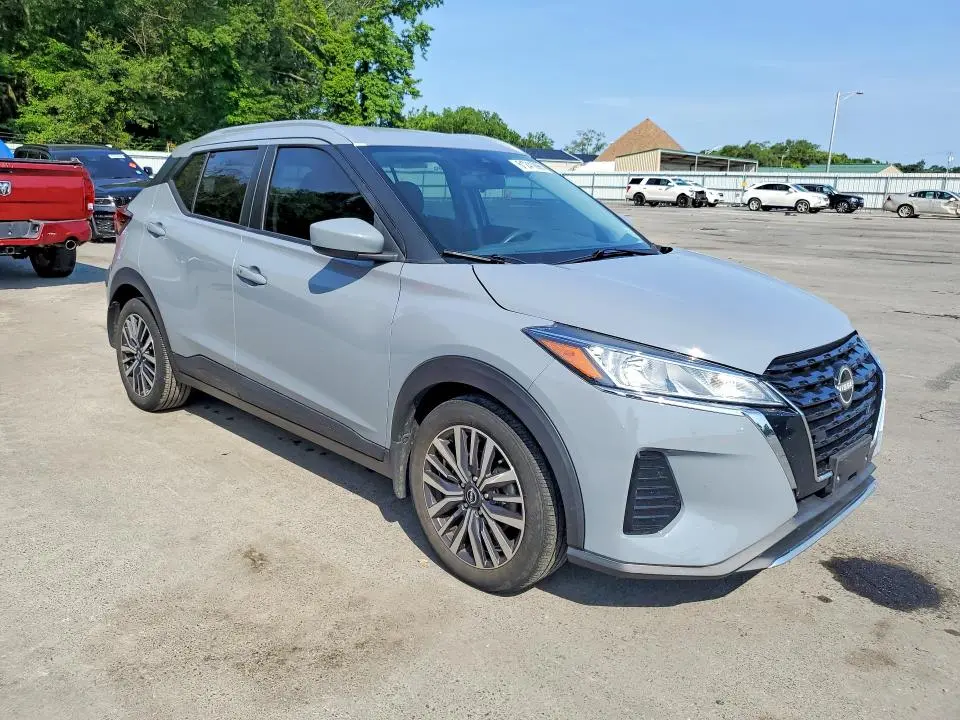 2023 NISSAN KICKS SV  