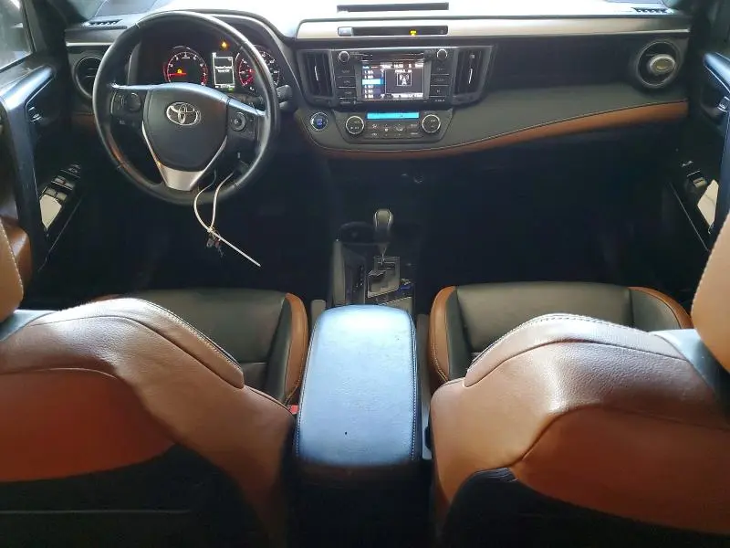 2016 TOYOTA RAV4 SE  