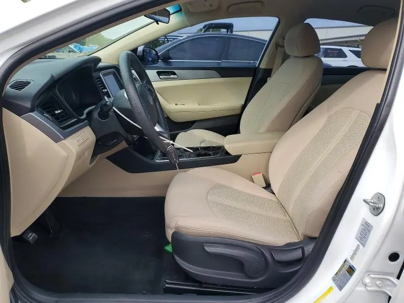 2019 HYUNDAI SONATA SE  