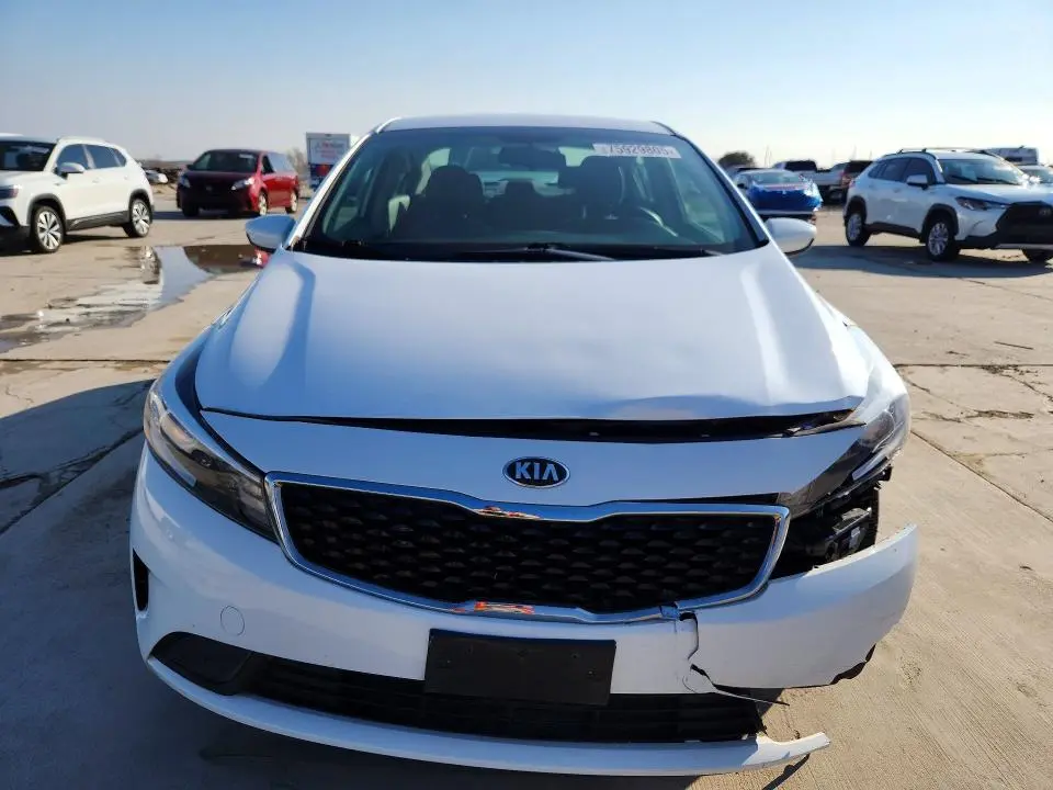 2017 KIA FORTE LX  