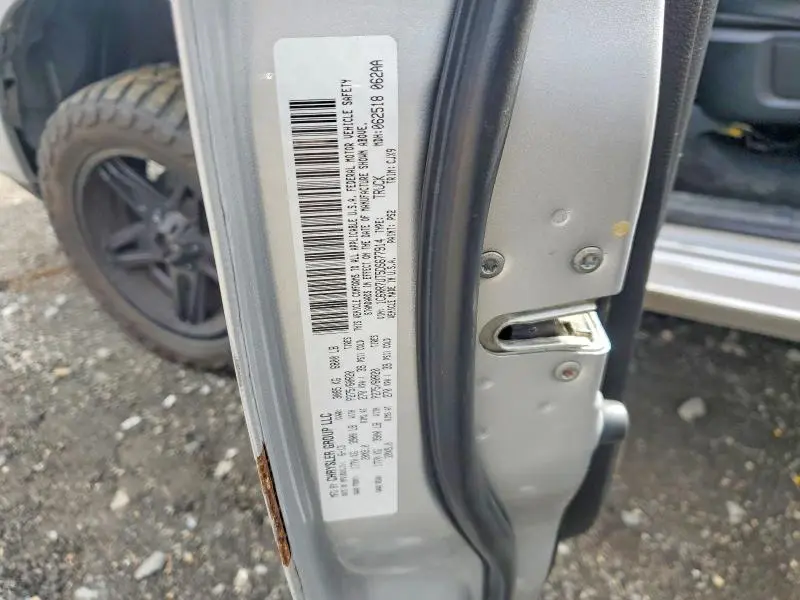 2013 RAM 1500 SPORT  