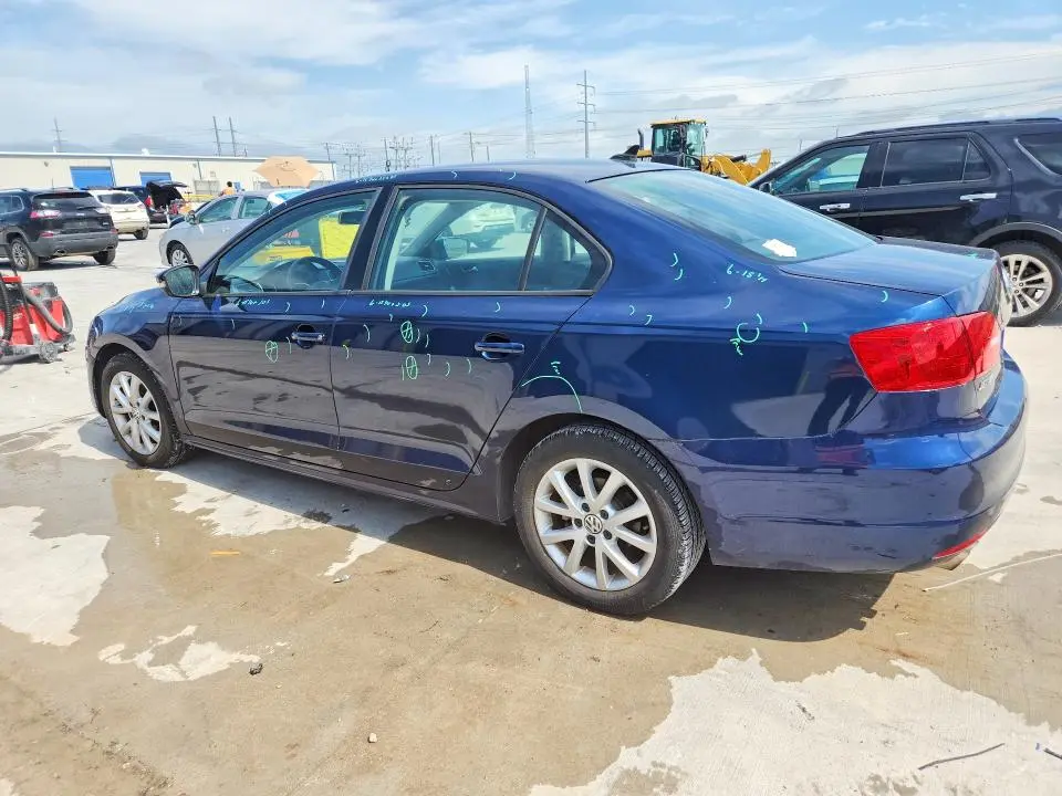 2012 VOLKSWAGEN JETTA SE  