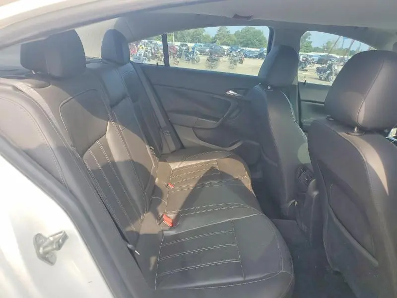 2011 BUICK REGAL CXL  
