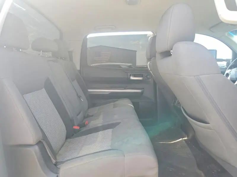 2017 TOYOTA TUNDRA CREWMAX SR5  