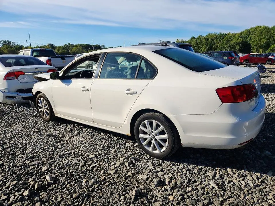2011 VOLKSWAGEN JETTA SE  