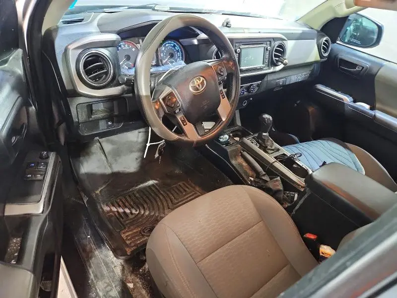 2019 TOYOTA TACOMA SR5  