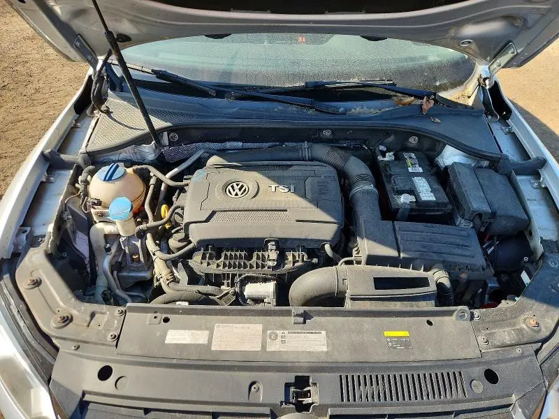 2015 VOLKSWAGEN PASSAT SE  