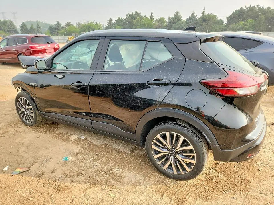 2022 NISSAN KICKS SV  
