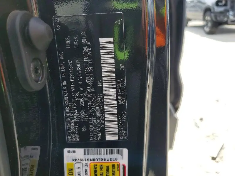 2022 TOYOTA SIENNA XLE 8-PASSENGER  