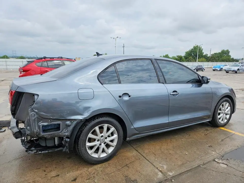 2012 VOLKSWAGEN JETTA SE  