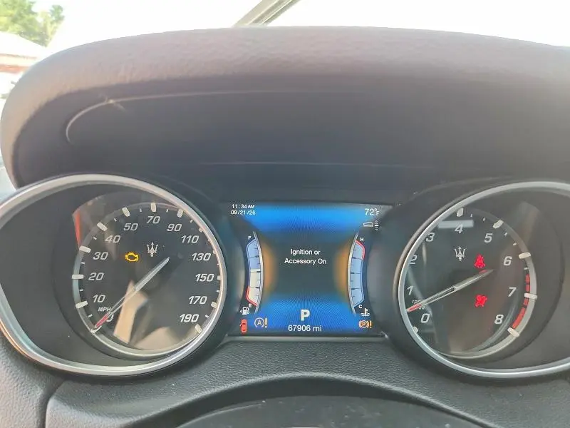 2017 MASERATI LEVANTE SPORT  