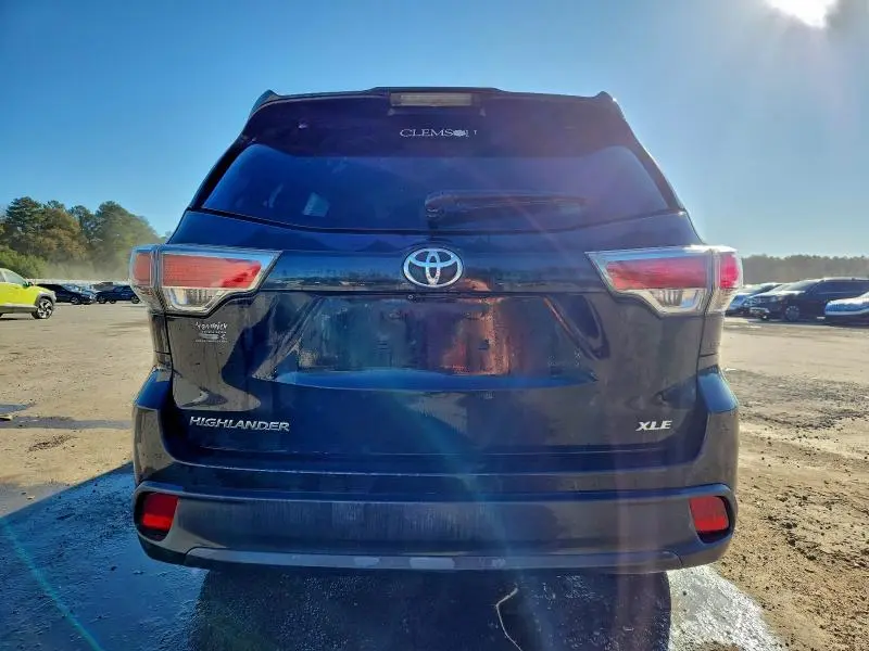 2015 TOYOTA HIGHLANDER XLE  