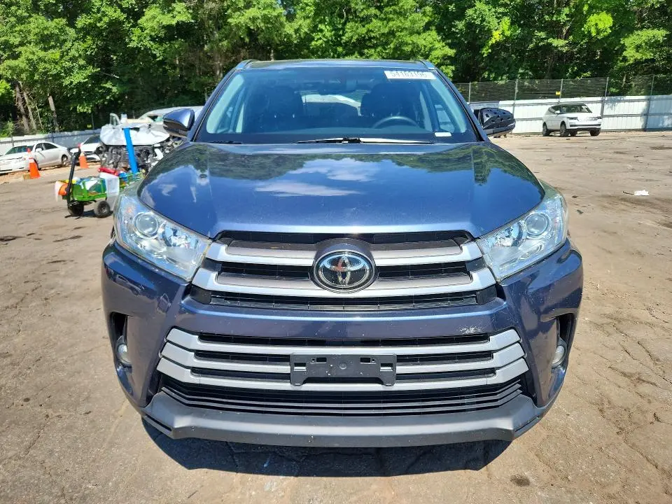 2019 TOYOTA HIGHLANDER XLE  