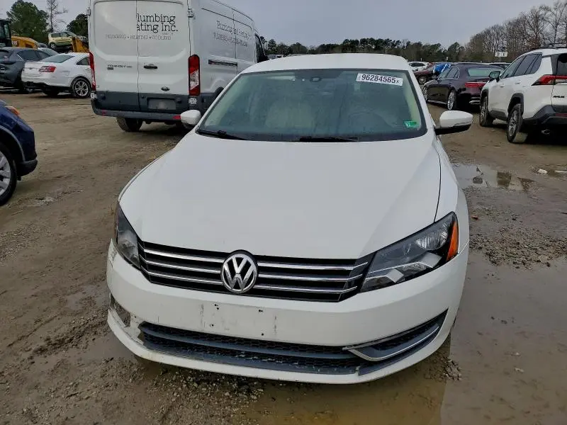 2013 VOLKSWAGEN PASSAT SE  