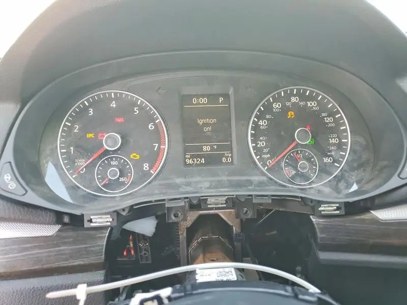 2016 VOLKSWAGEN PASSAT SE  