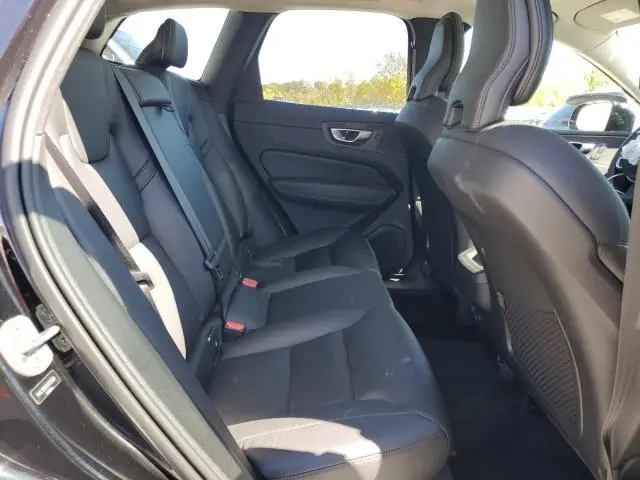 2024 VOLVO XC60 CORE  